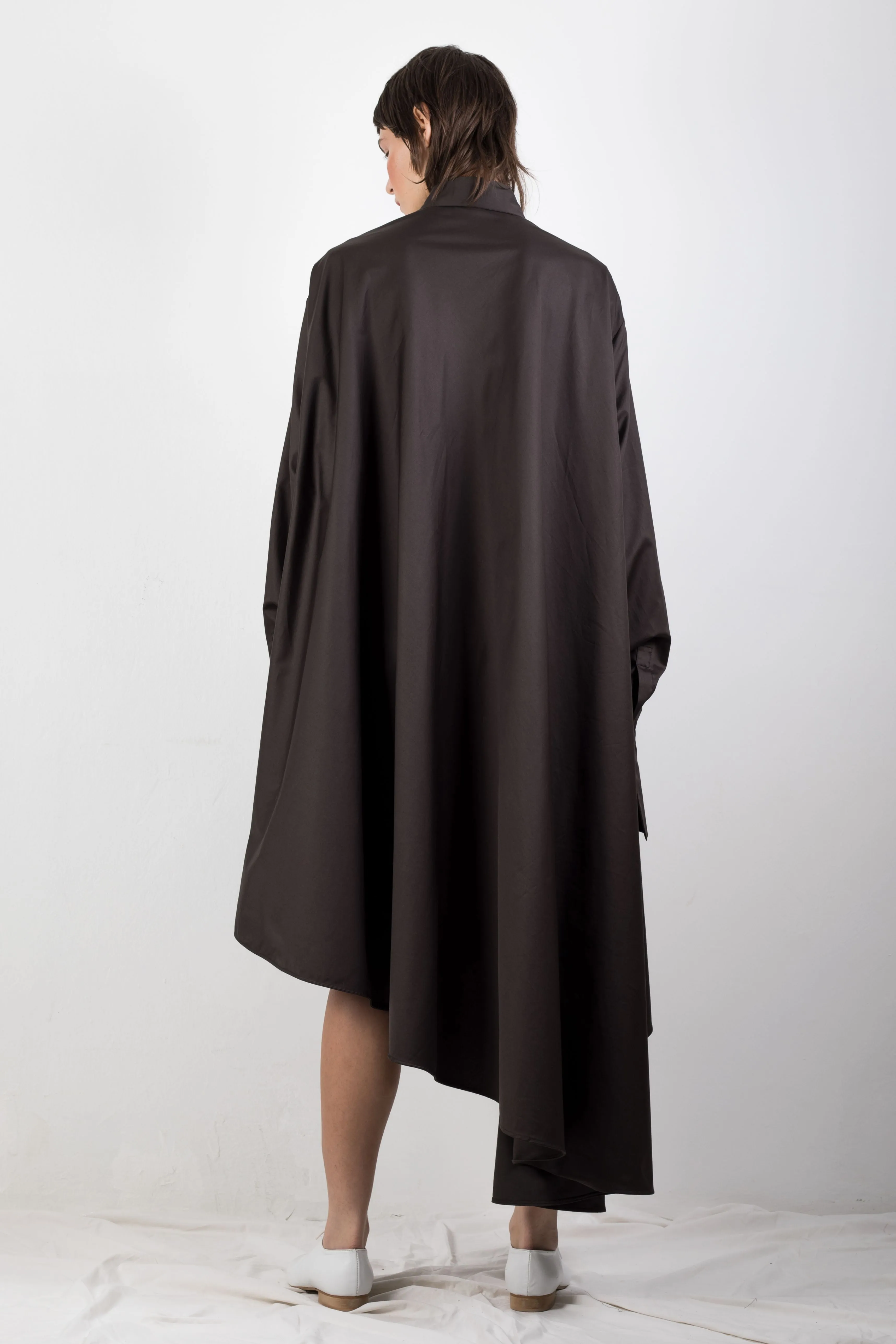 Zero waste elongated black shirt